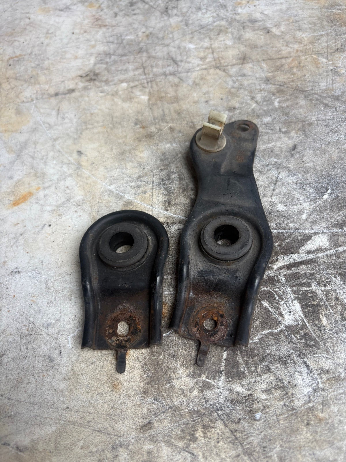 2004-2008 Acura TSX Upper Radiator Mount Bracket Set 
