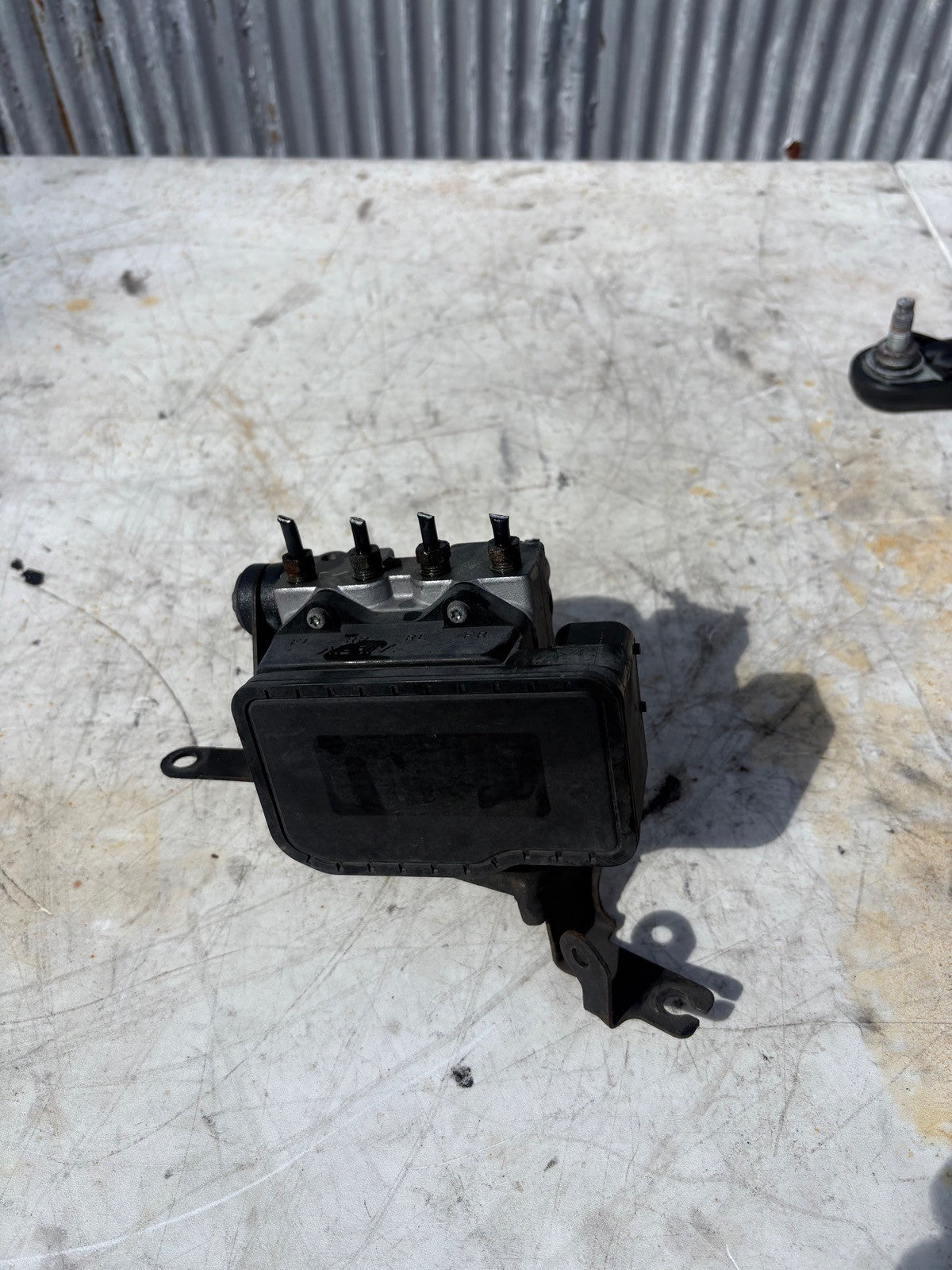 2007-2008 Honda Fit ABS Module Anti Lock Brake Module Assembly 