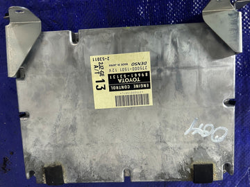 01 Lexus IS300 ECU 