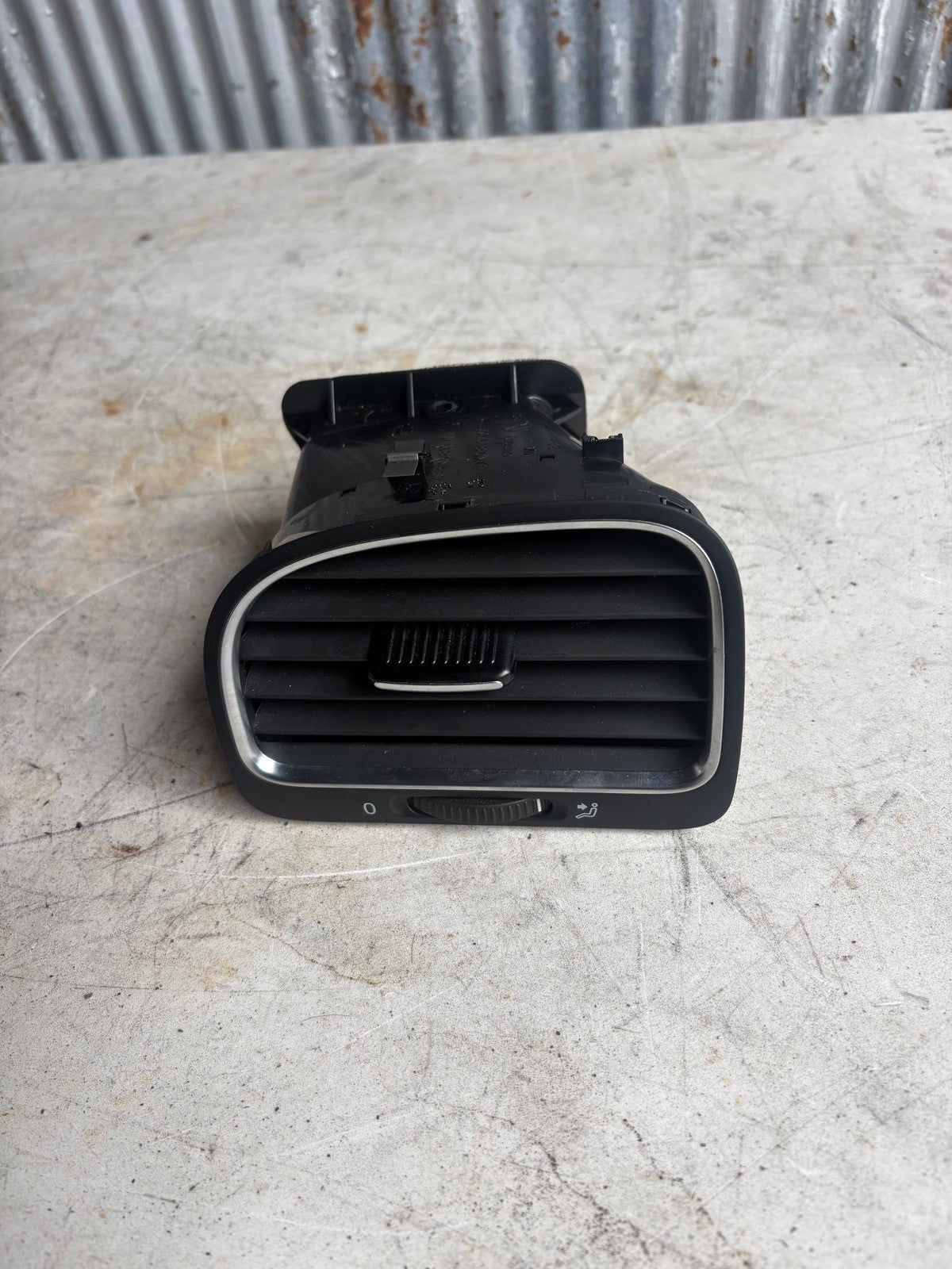 2010-2014 Volkswagen MK6 Golf GTI Front Left Dash AC Heater Vent OEM