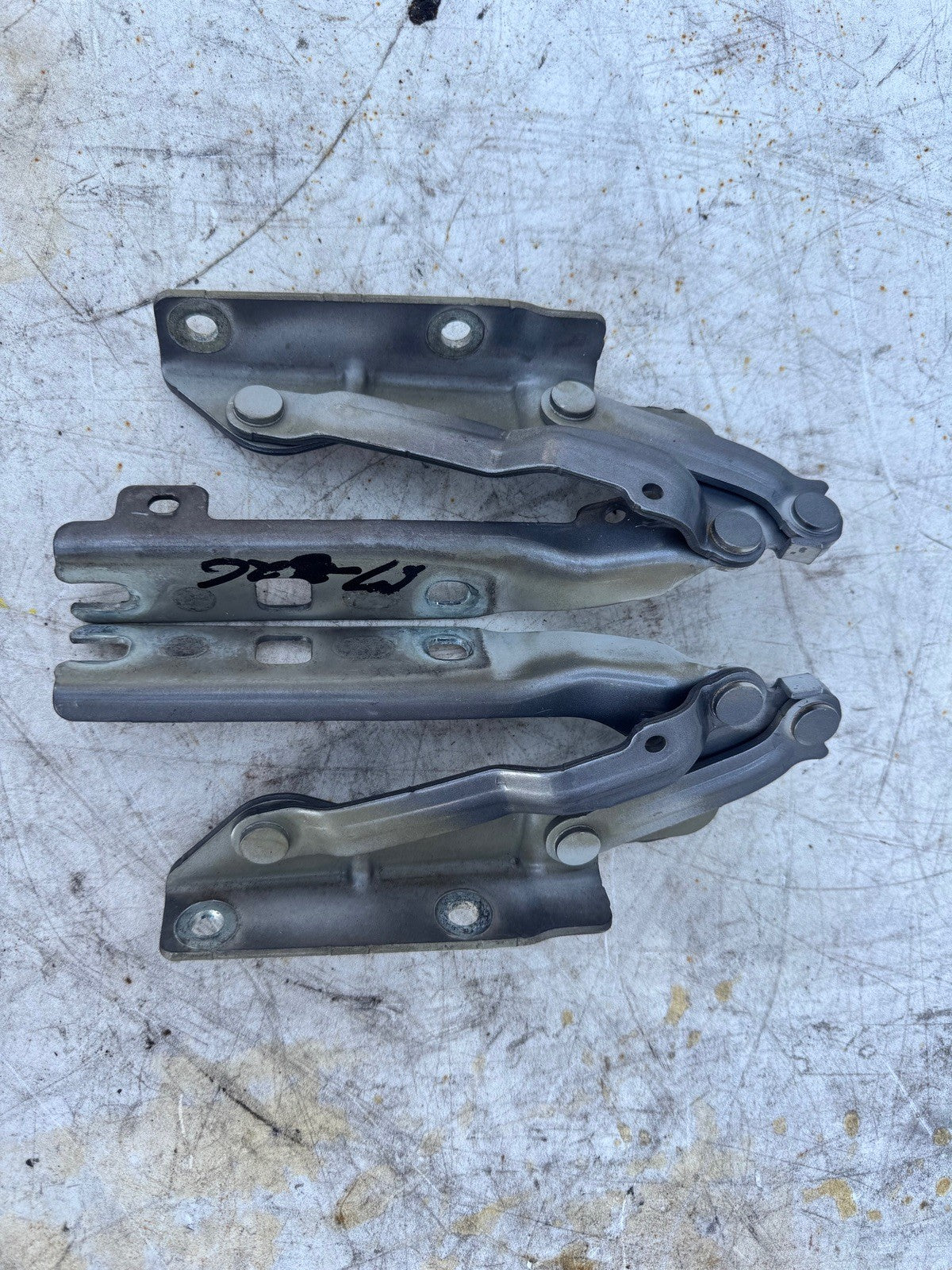 2009 VW GTI Hood Hinges 