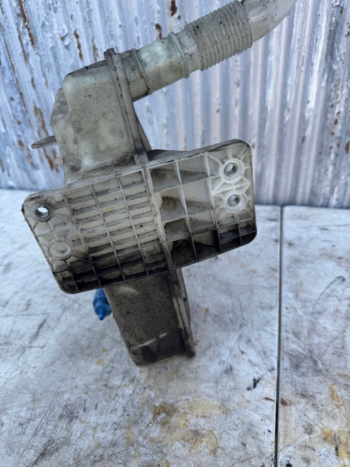 2009 VW GTI Windshield Washer Bottle 