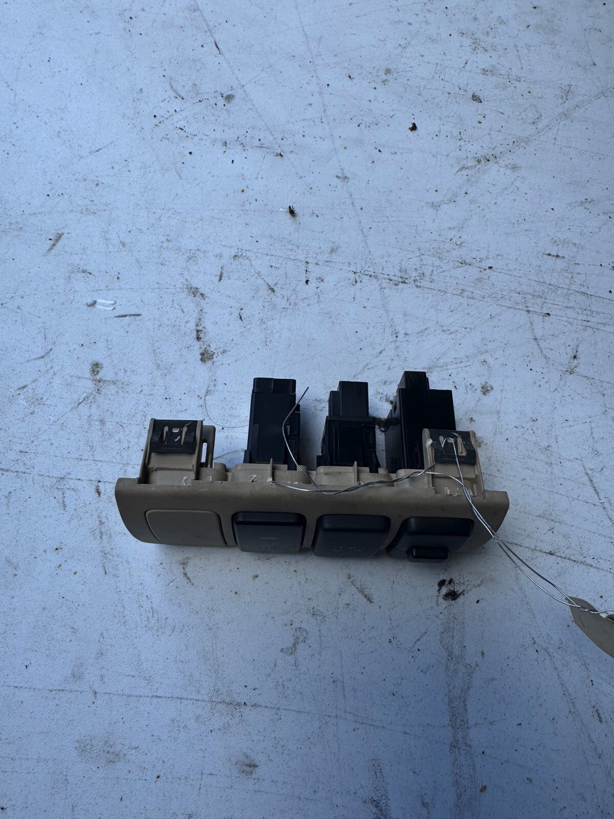 04-05 Acura TSX Sunroof/VSA Switch With Bezel