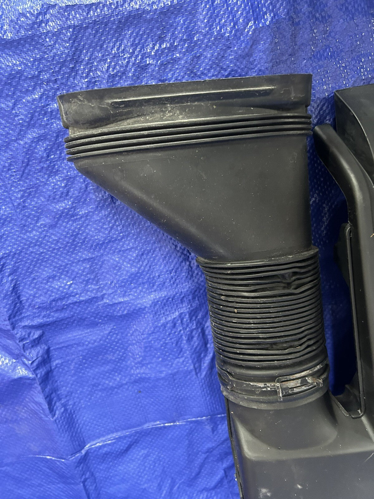 07 VW GTI Engine Cover 