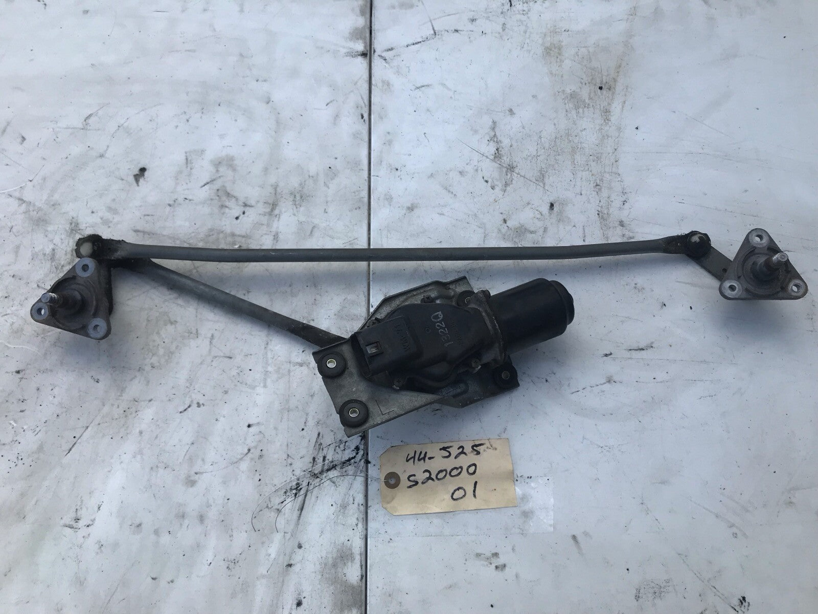 2001 Honda S2000 Windshield wiper assembly 