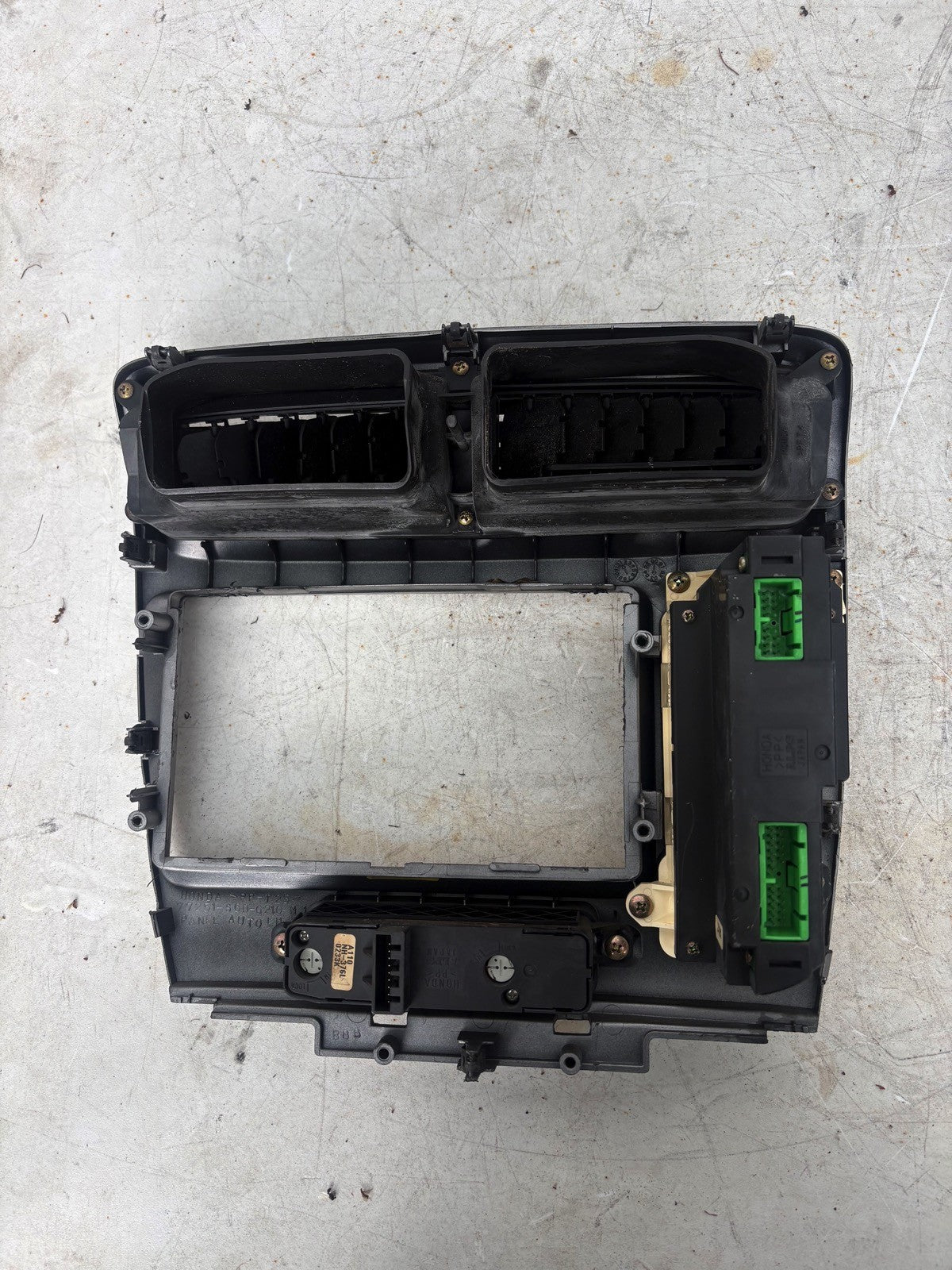 2002-2005 Honda Civic SI EP3 Hatchback Climate Control Radio Dash Trim Bezel OEM