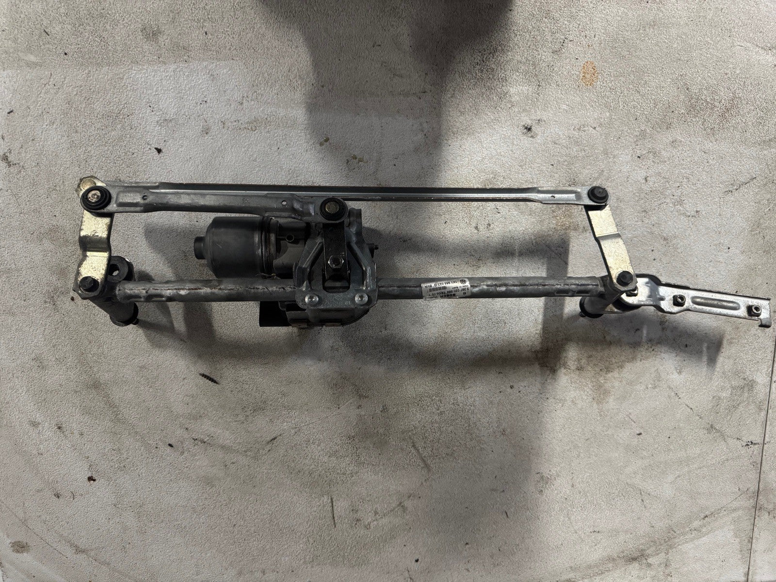 2008-2009 VW GTI Windshield Wiper Motor Assembly 
