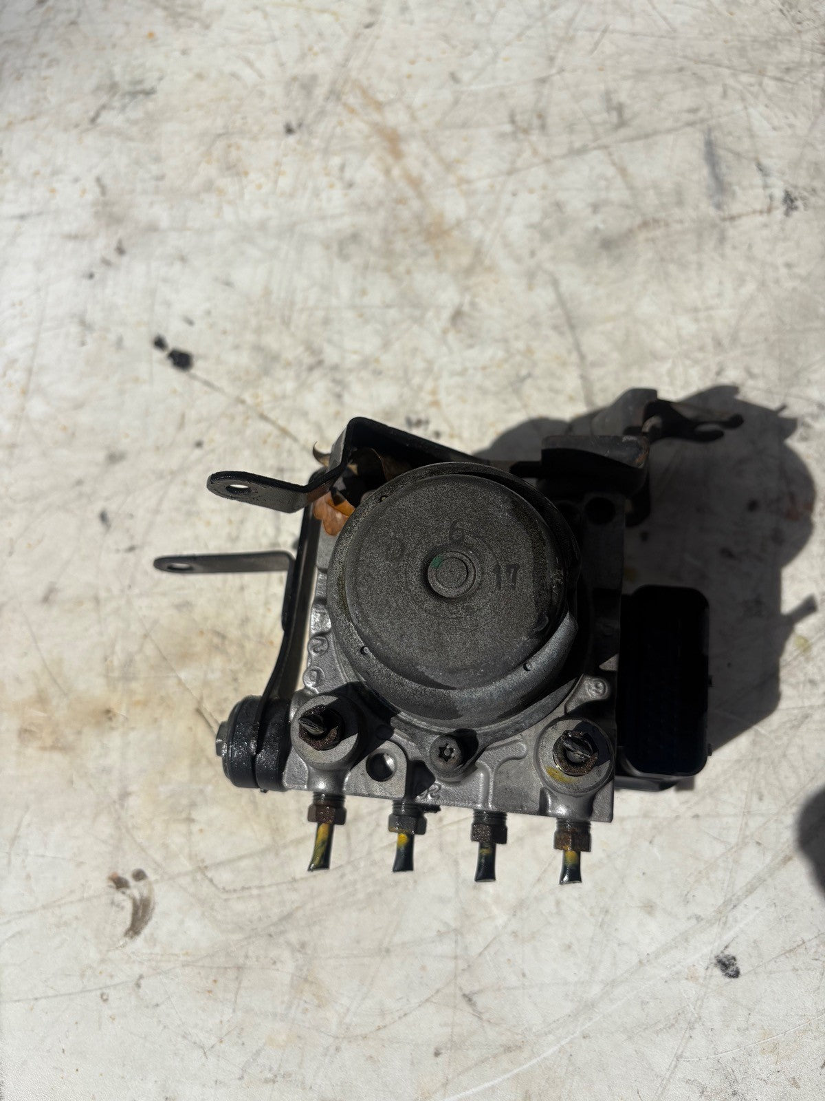 2007-2008 Honda Fit ABS Module Anti Lock Brake Module Assembly 