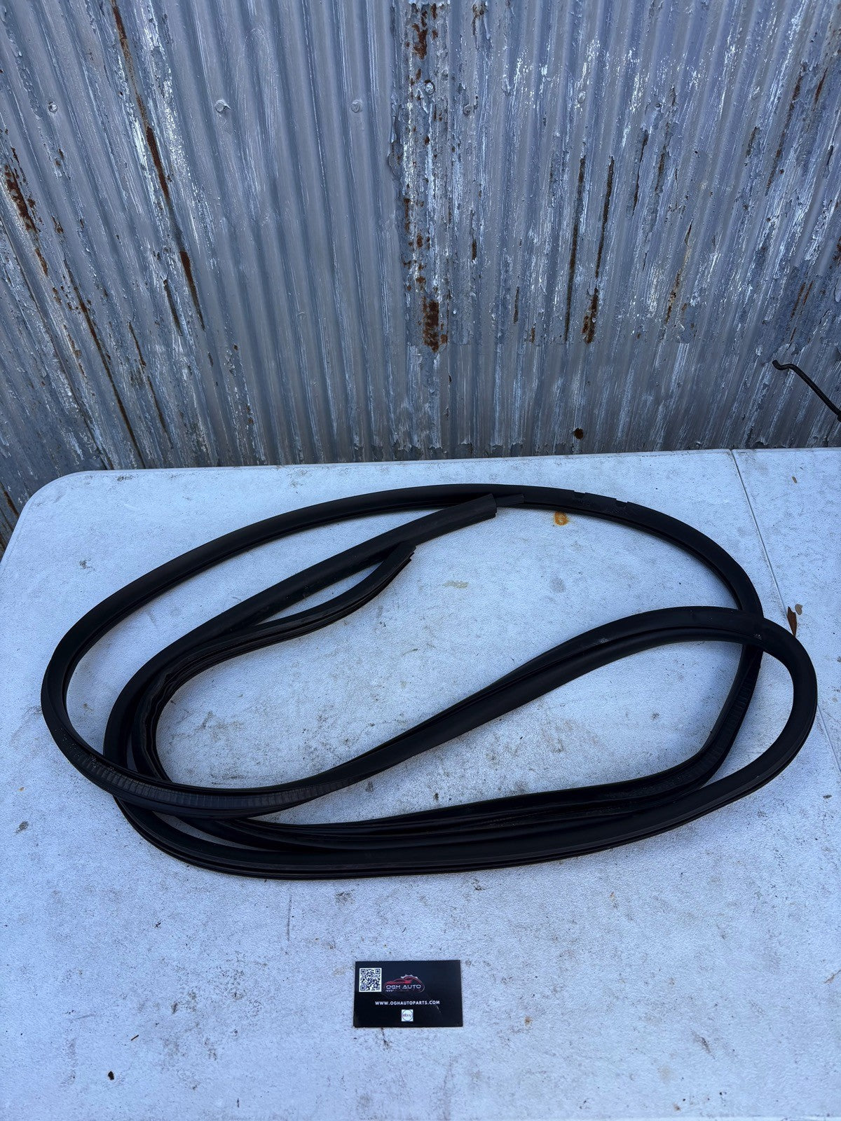 2004-2011 Mazda RX-8 RX8 Passenger Side Chassis Door Seal Molding OEM 