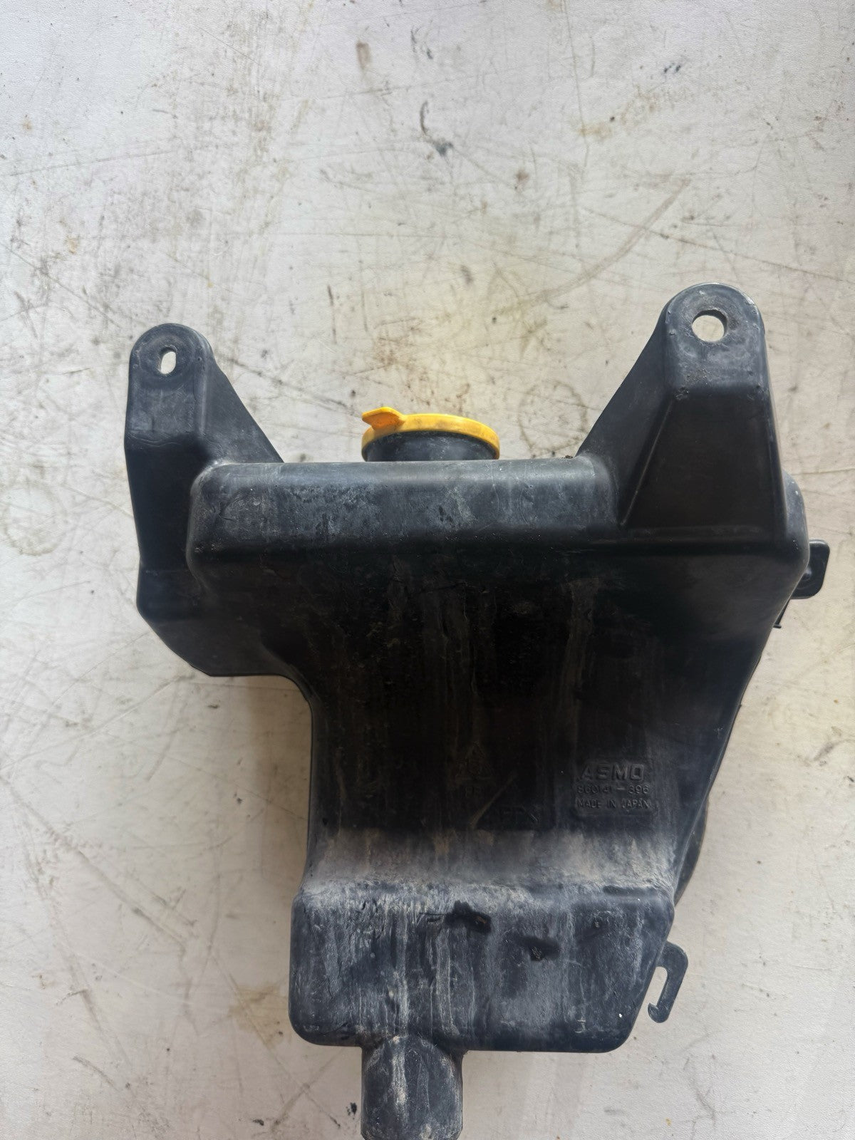 2004-2008 Mazda Rx8 windshield washer bottle