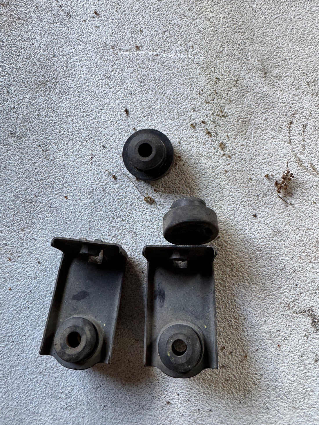 2000-2006 Honda S2000 AC Condensor brackets and bushing
