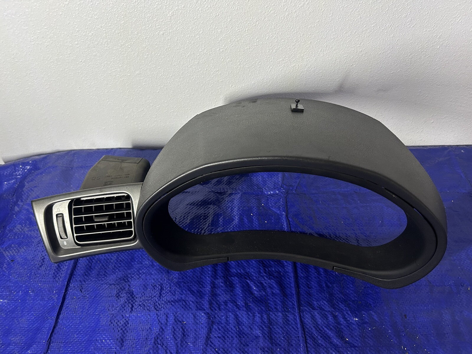 2009 Subaru WRX cluster Shroud with vent