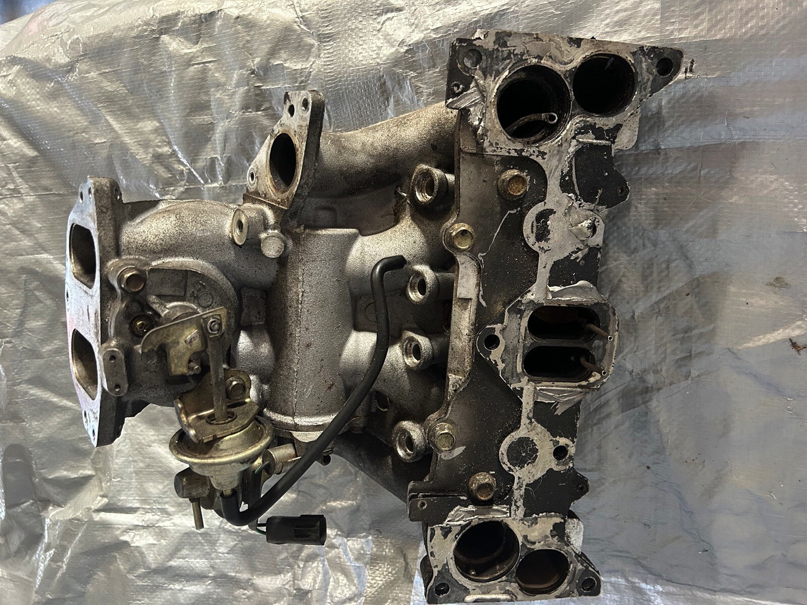 04-05 Mazda RX8 Lower Intake Manifold 6 port