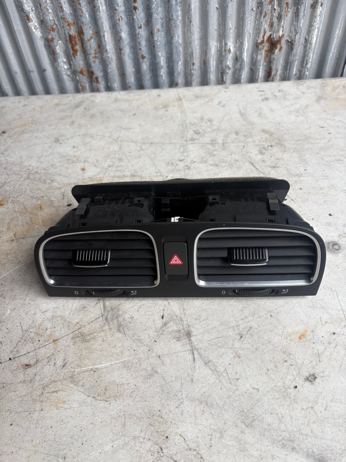 2010-2014 Volkswagen GTI Golf MK6 Center Dash AC Air Vent Heater