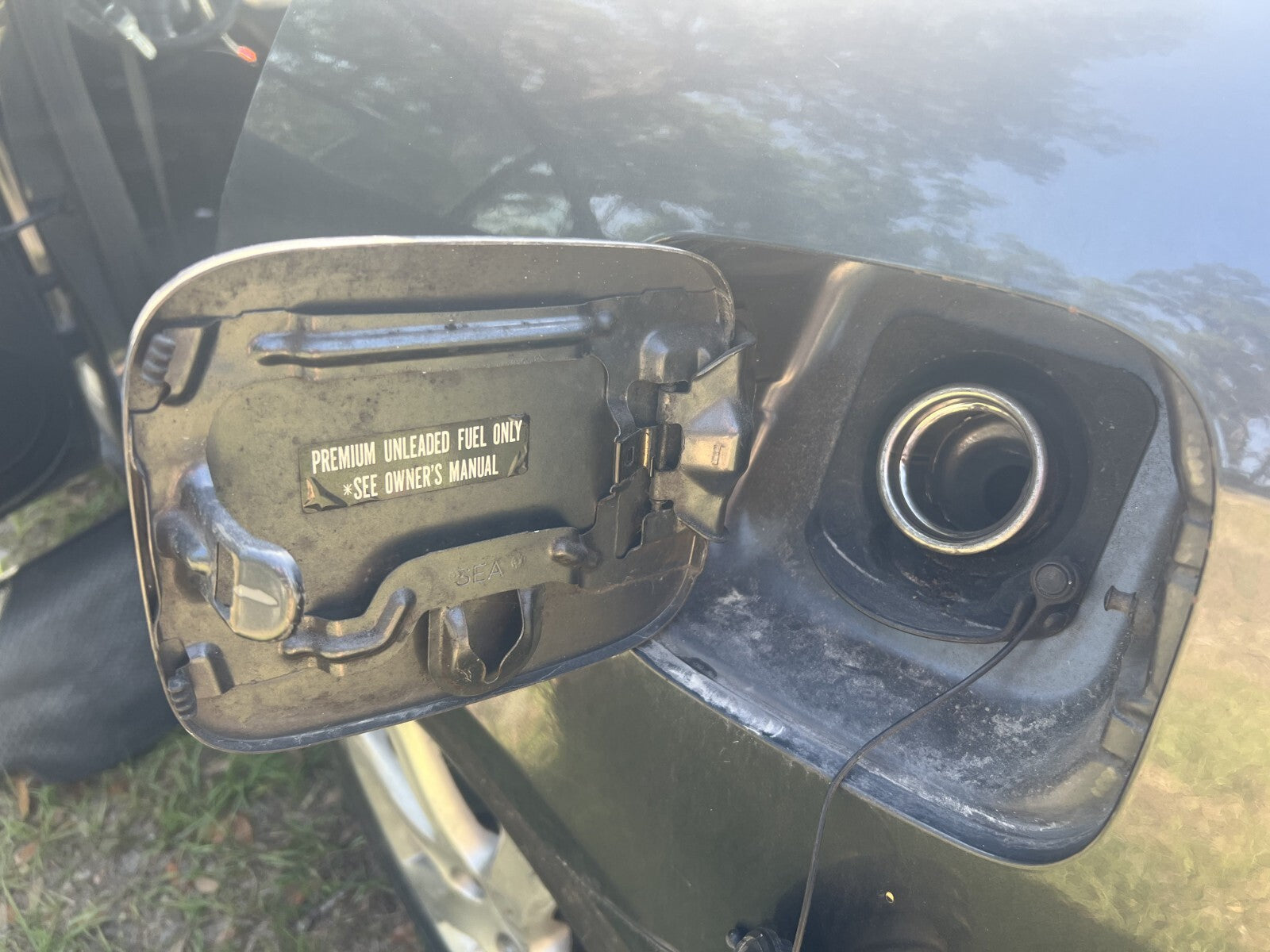 2004-08 (2006) Acura TSX Fuel Tank Gas Door Lid