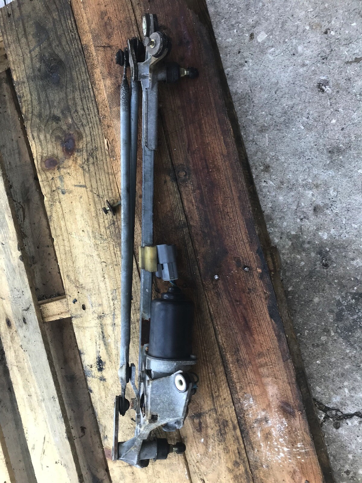 94-01 Acura Integra Windshield Wiper Motor and Assembly