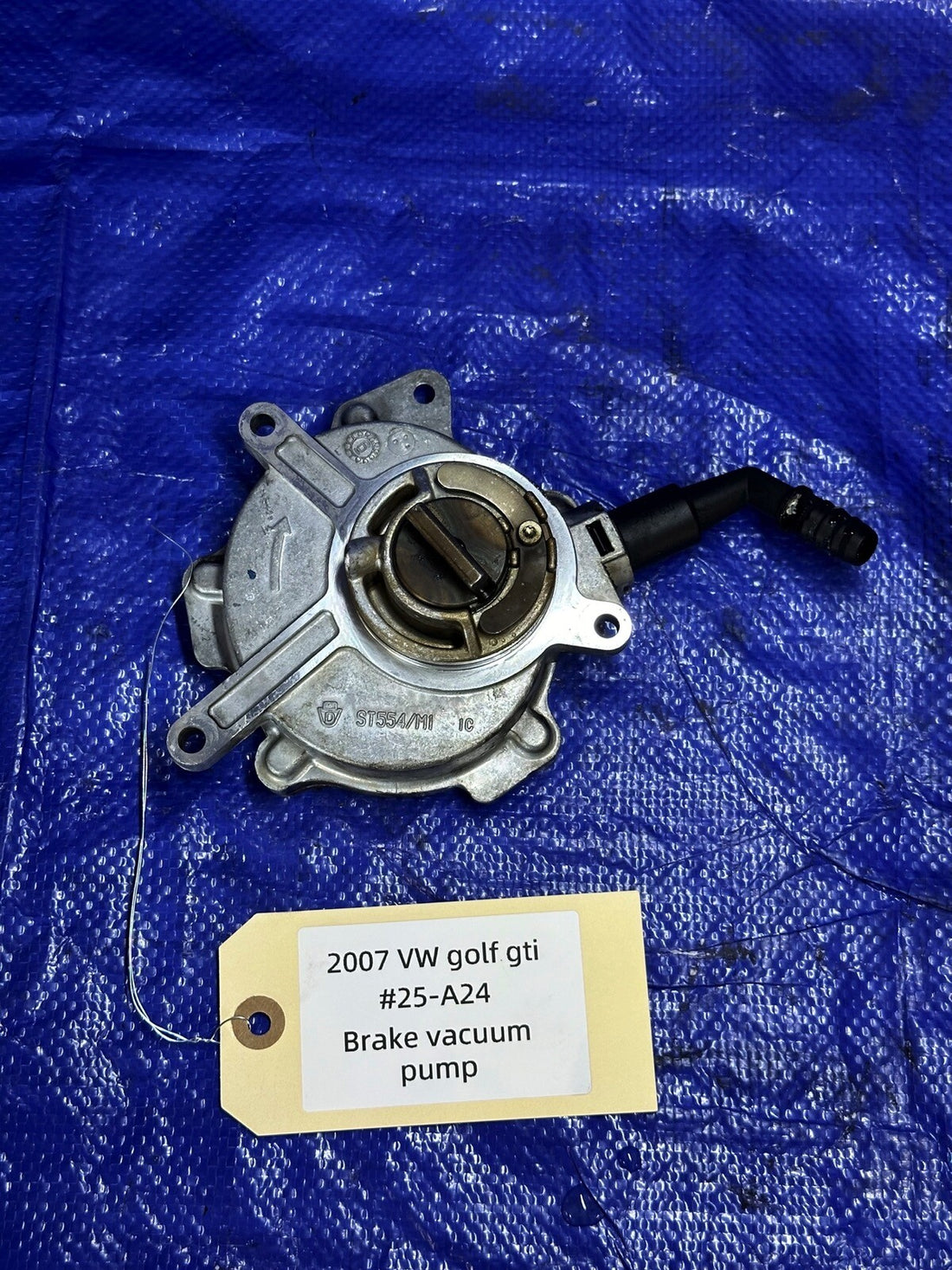 2007-2011 VW golf gti EOS - 2.0L Brake Vacuum PUMP 06D145100E (2007) OEM
