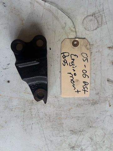 2005 2006 Acura RSX Engine mount Passenger 