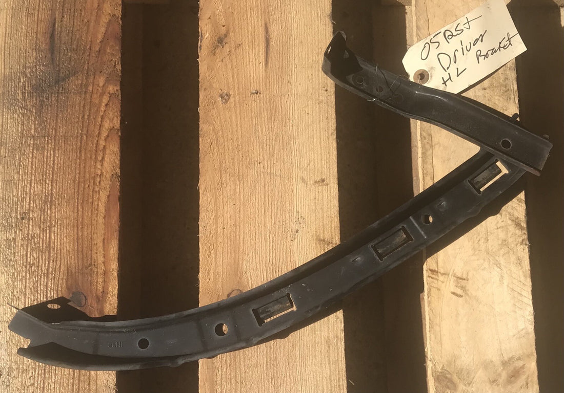 05 Acura RSX Driver's Side Headlight Bracket 