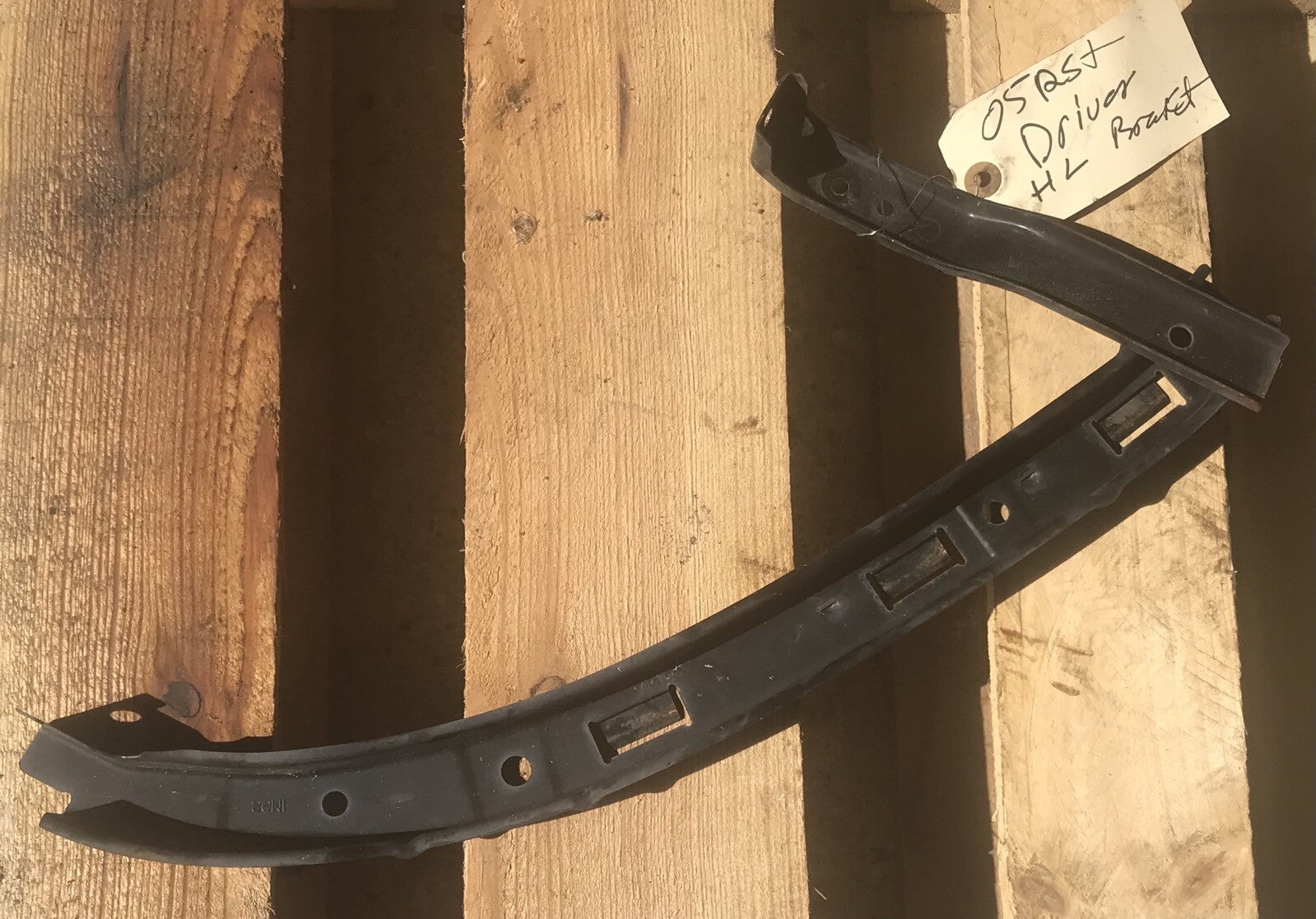 05 Acura RSX Driver's Side Headlight Bracket 