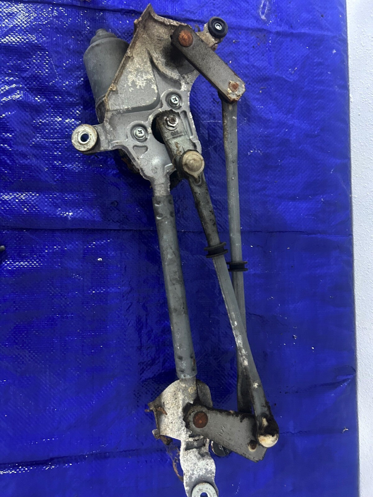 09-14 Subaru WRX windshield Wiper Motor Assembly 