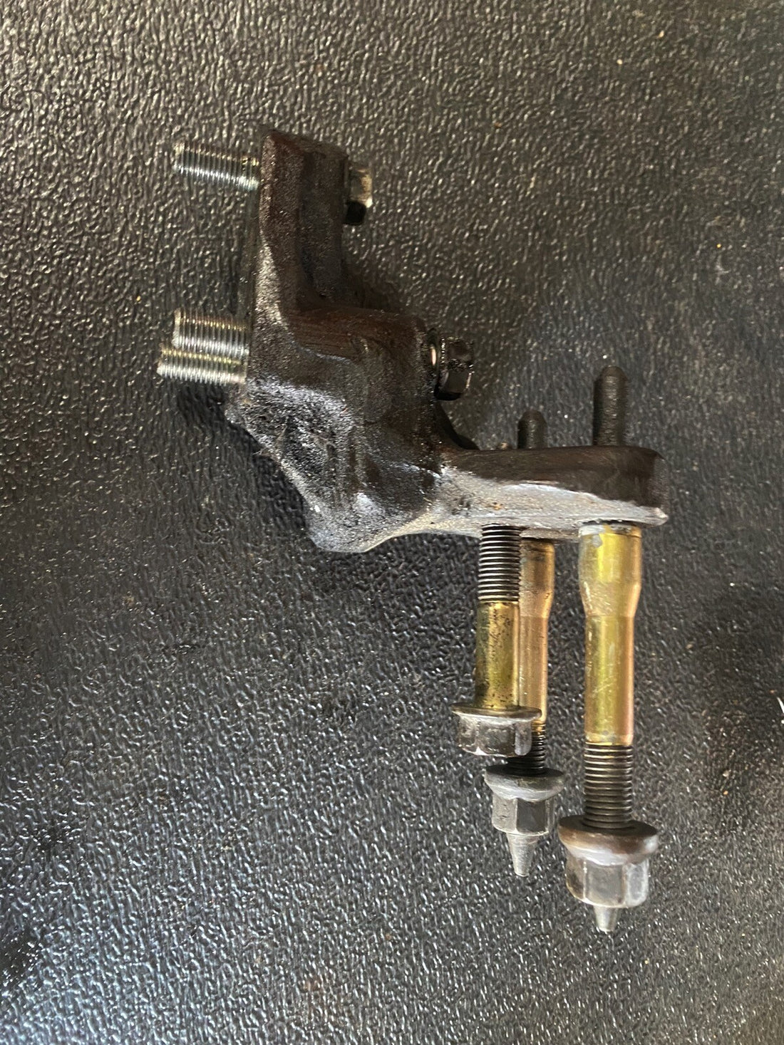 94-01 Integra Engine Side Post Mount 3 Bolt B Series 