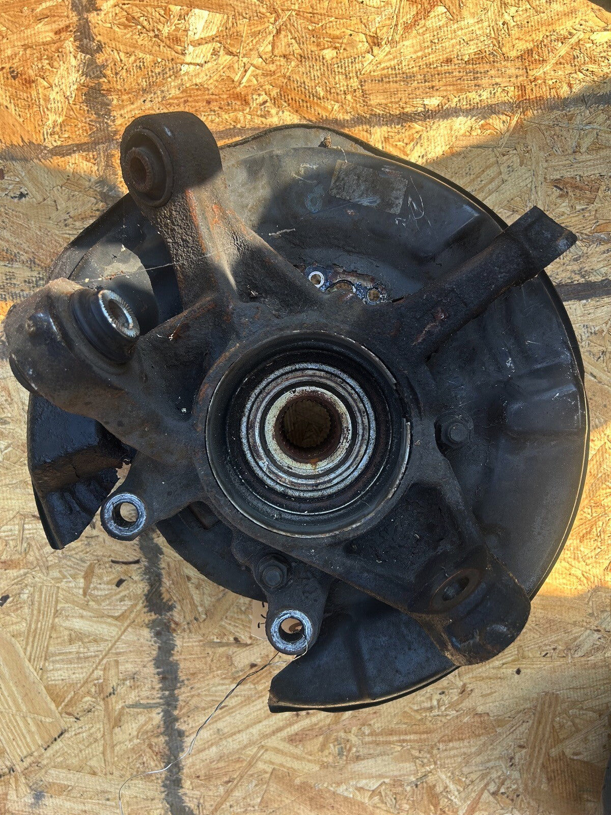 05 Lexus Is300 rear Driver knuckle Hub Assembly