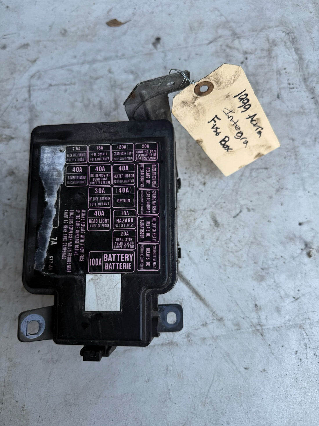 1999-2001 Acura Integra Engine bay Fuse box