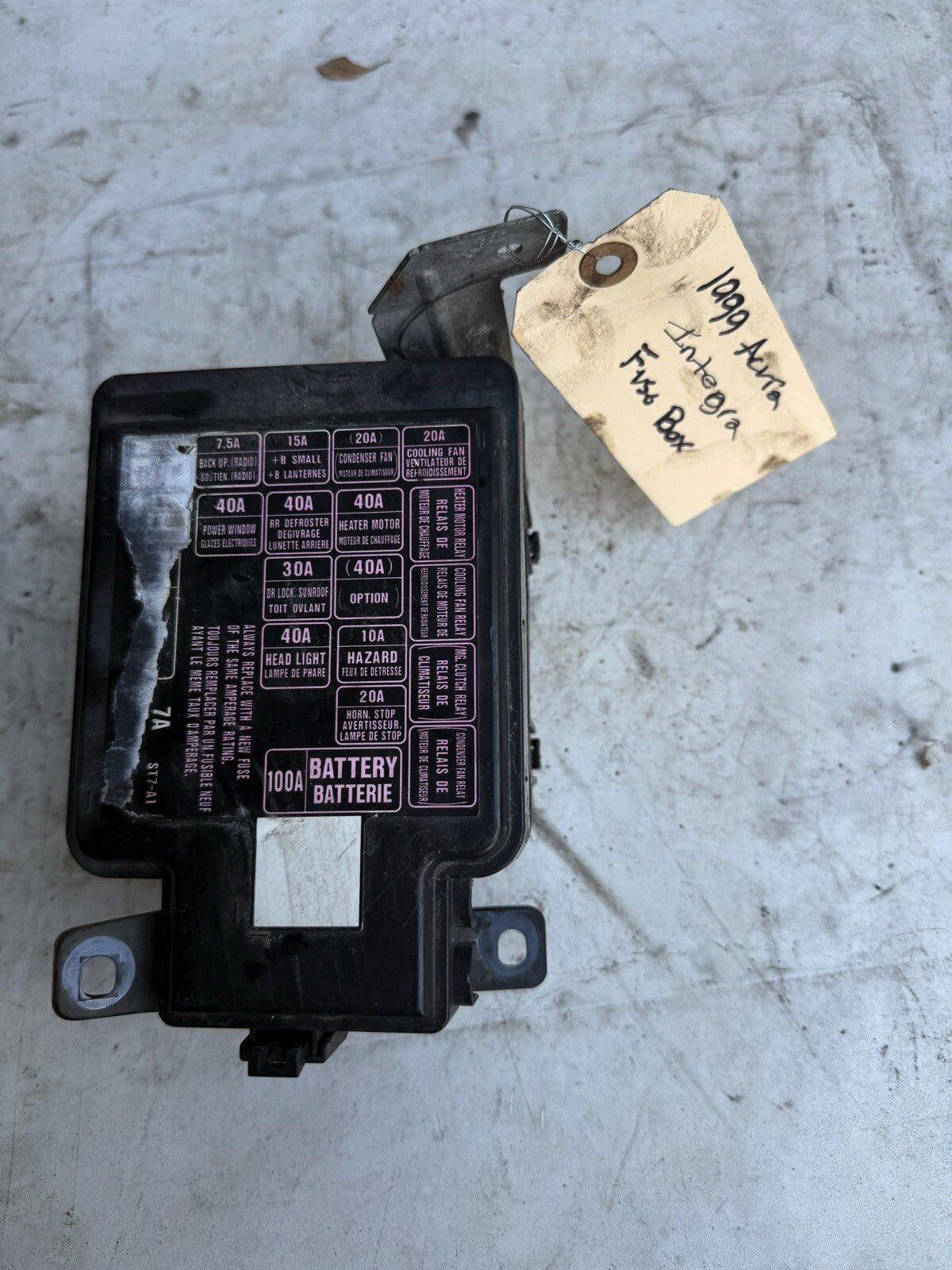 1999-2001 Acura Integra Engine bay Fuse box