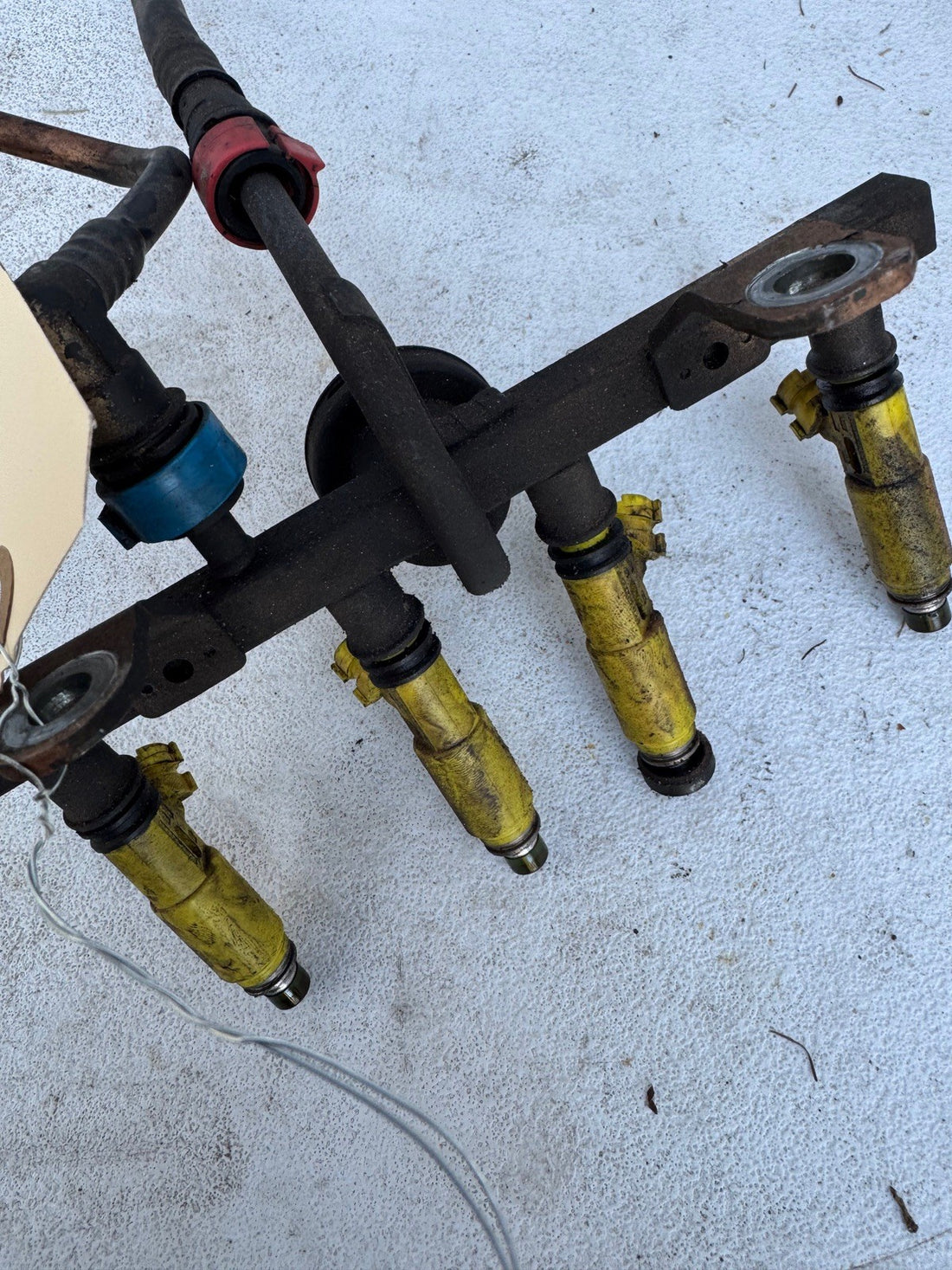 04-08 Mazda Rx8 Fuel injectors and Rail Secondary 
