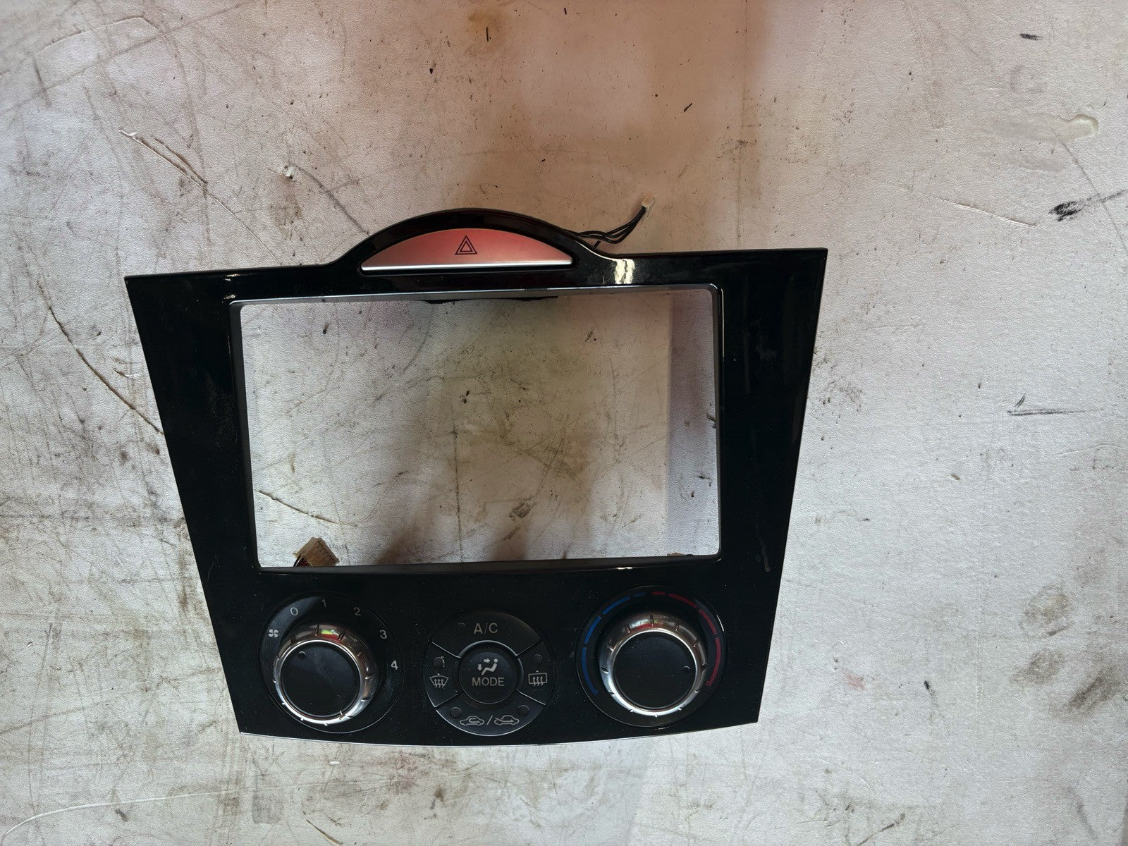 2004-2006 Mazda Rx8 Radio Bezel Climat Control 