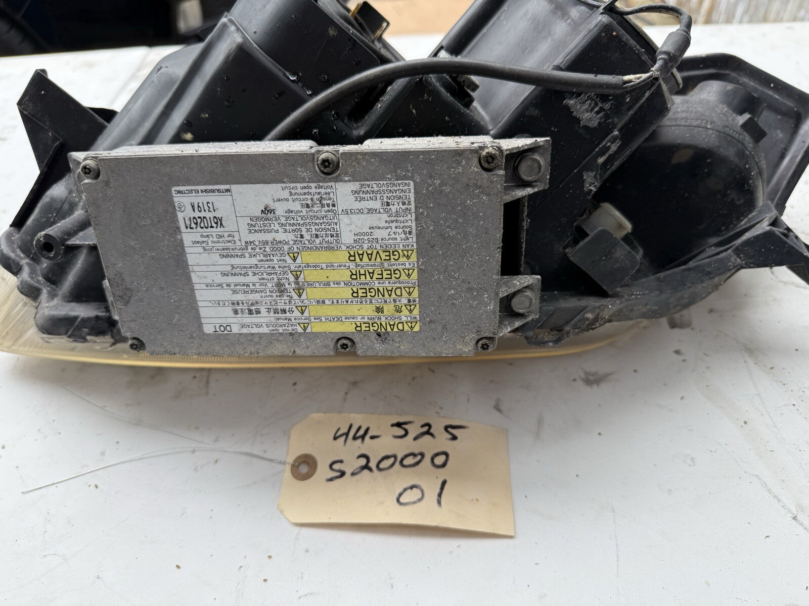 2001 Honda S2000 Passenger Head light (broken tab)