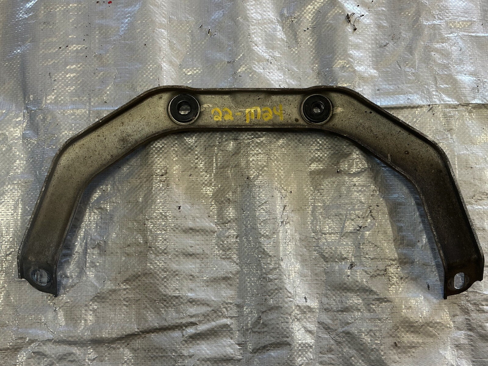 02-08 Nissan 350Z Exhaust Transmission Mount Bracket OEM (2008) 