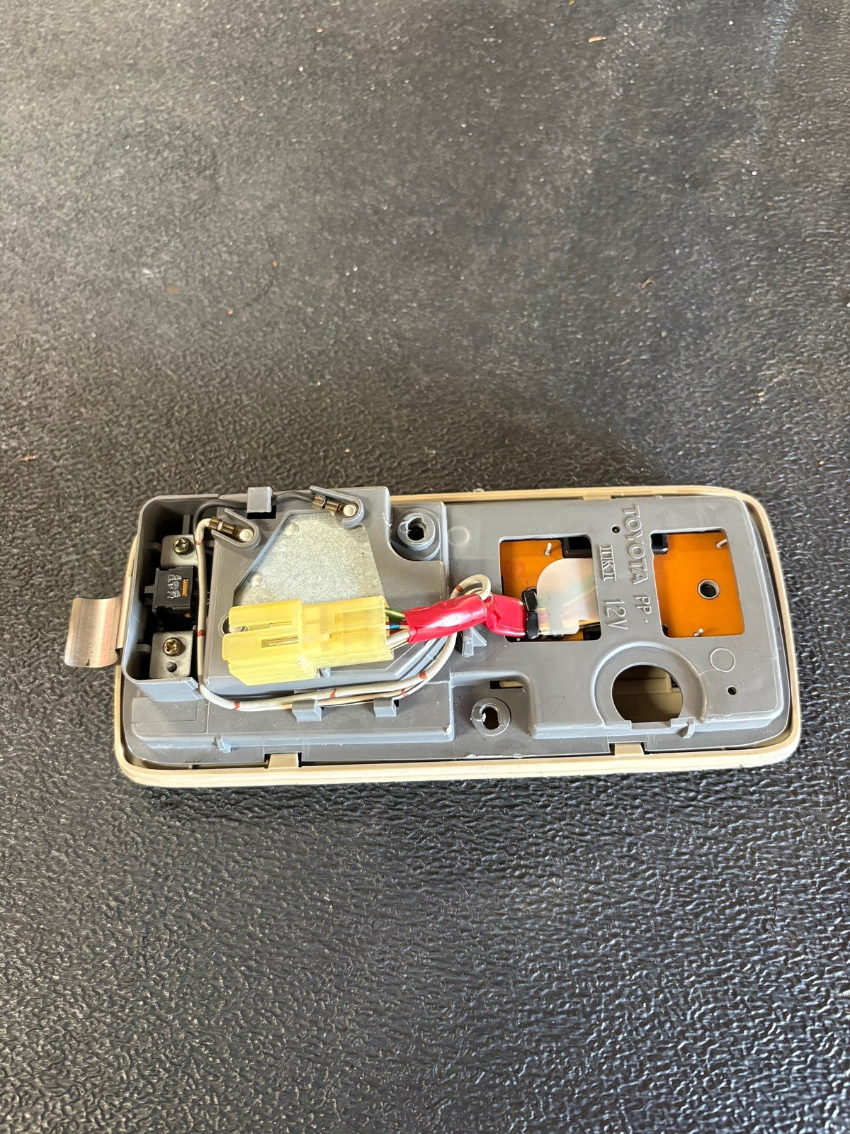 2002-2006 Lexus IS300 Front Interior Dome Light Sunroof Control Switch