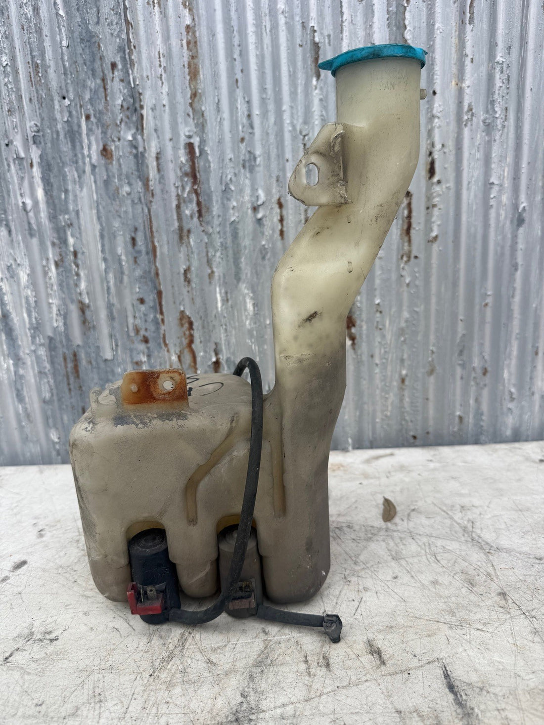 1989-1990 Honda CRX SI Windshield Washer Bottle 
