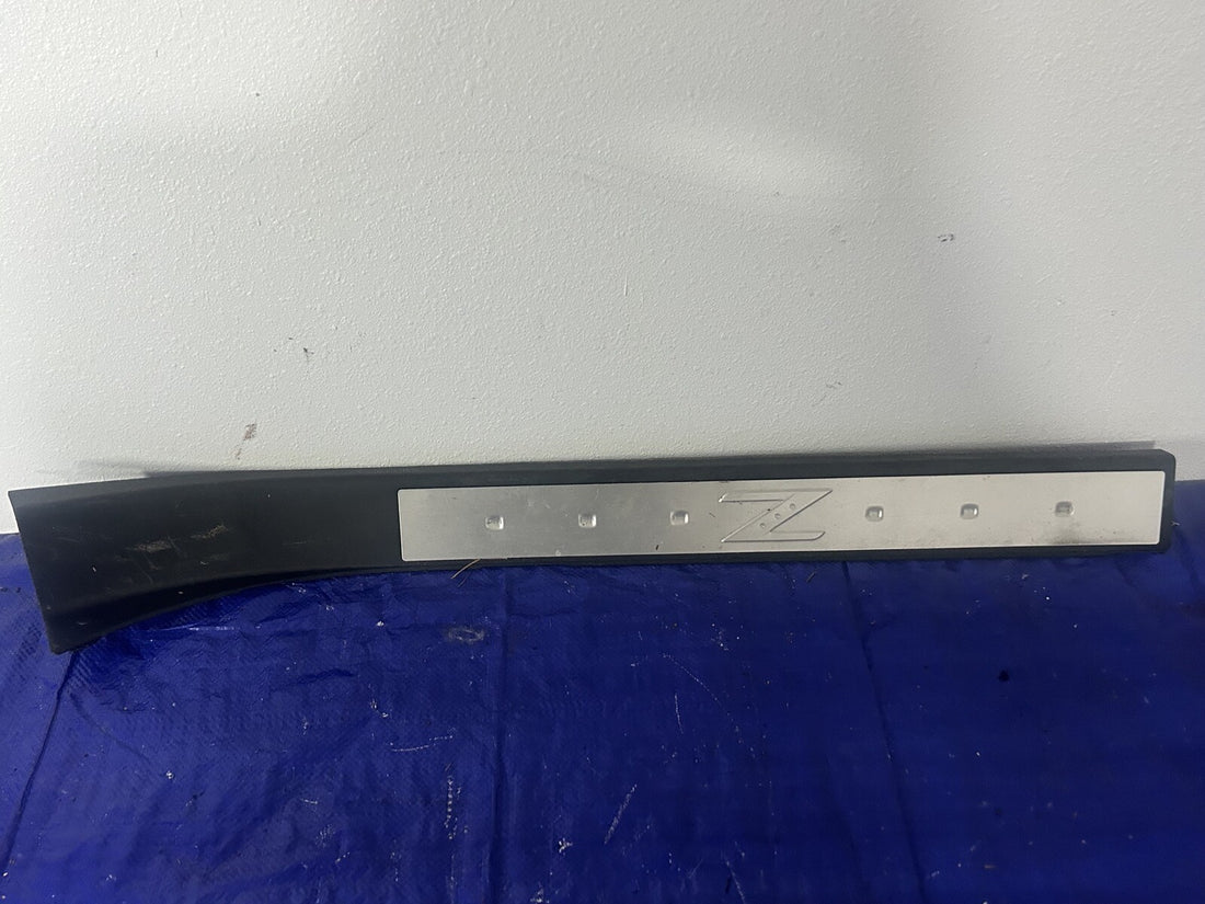 08 Nissan 350z Driver Door Trim Sill 