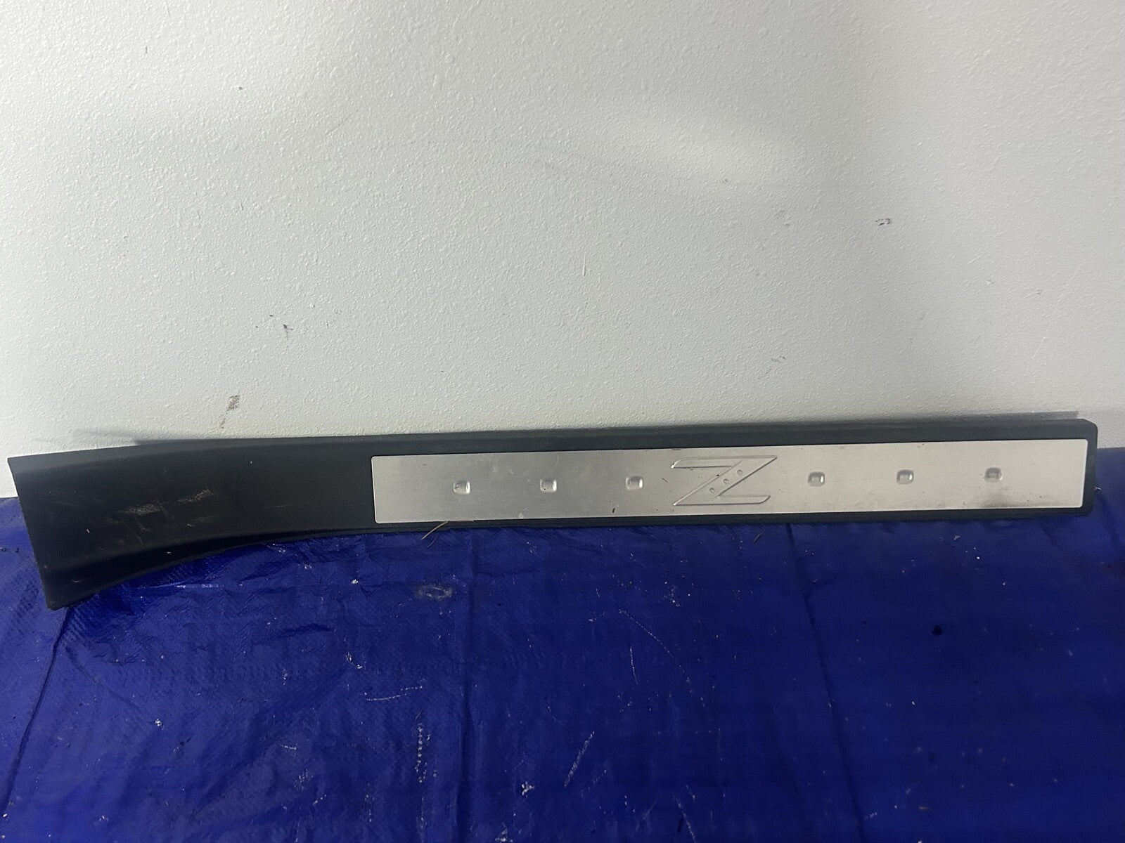 08 Nissan 350z Driver Door Trim Sill 