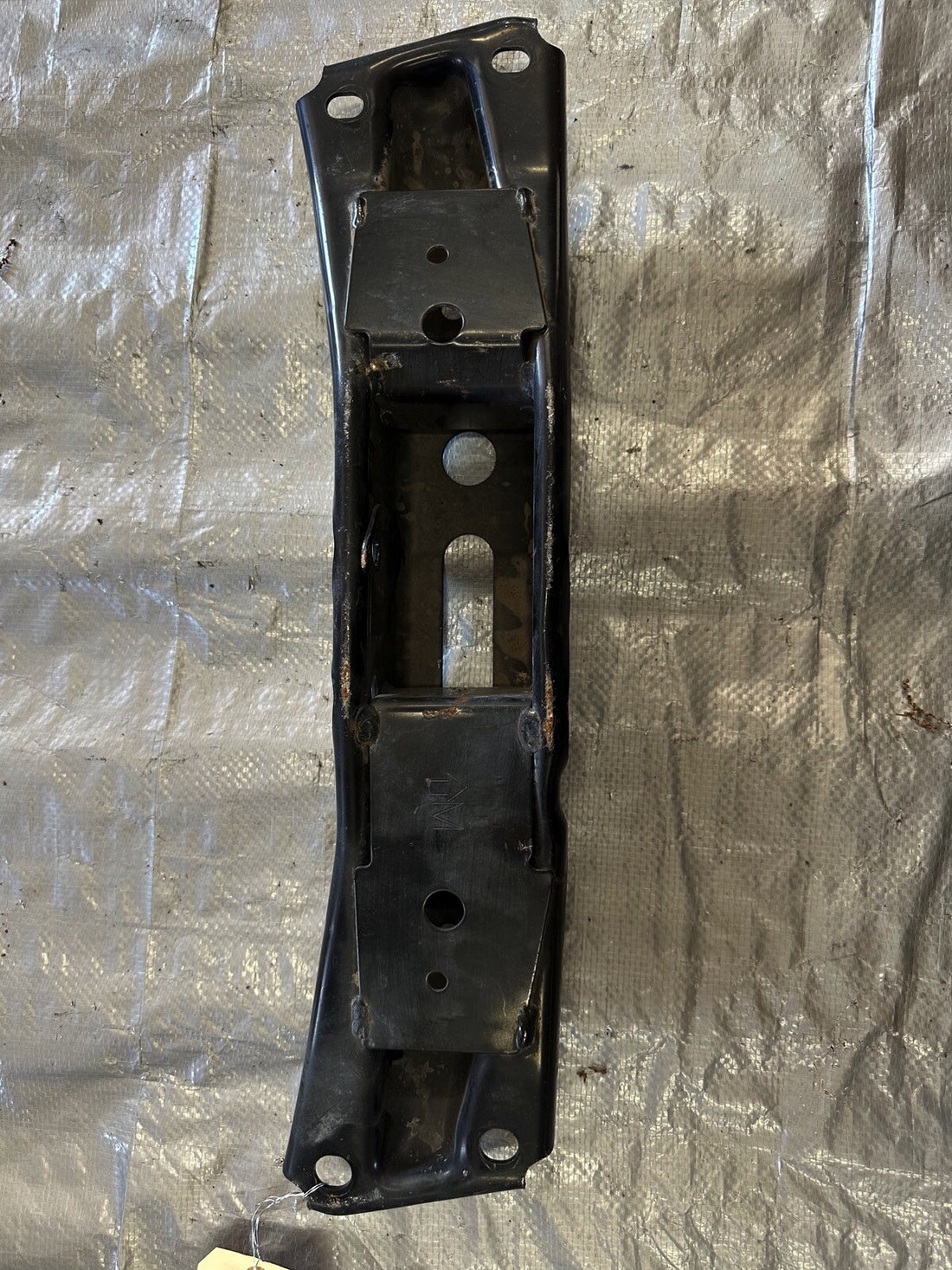 03-08 nissan 350Z AUTO TRANSMISSION CROSSMEMBER TRANS MOUNTING BRACKET A/T OEM 