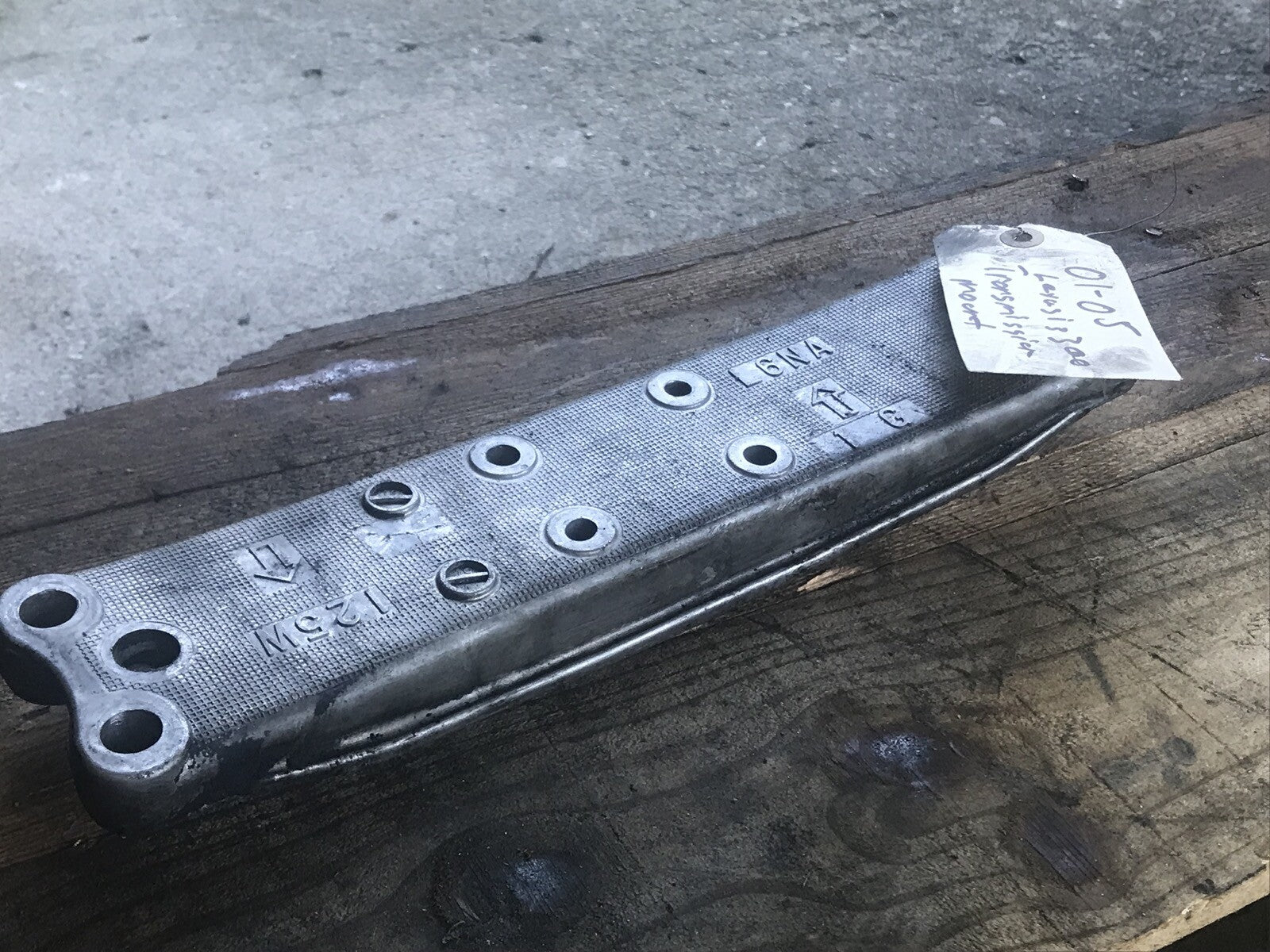 01-05 Lexus IS300 Transmission Support Bracket