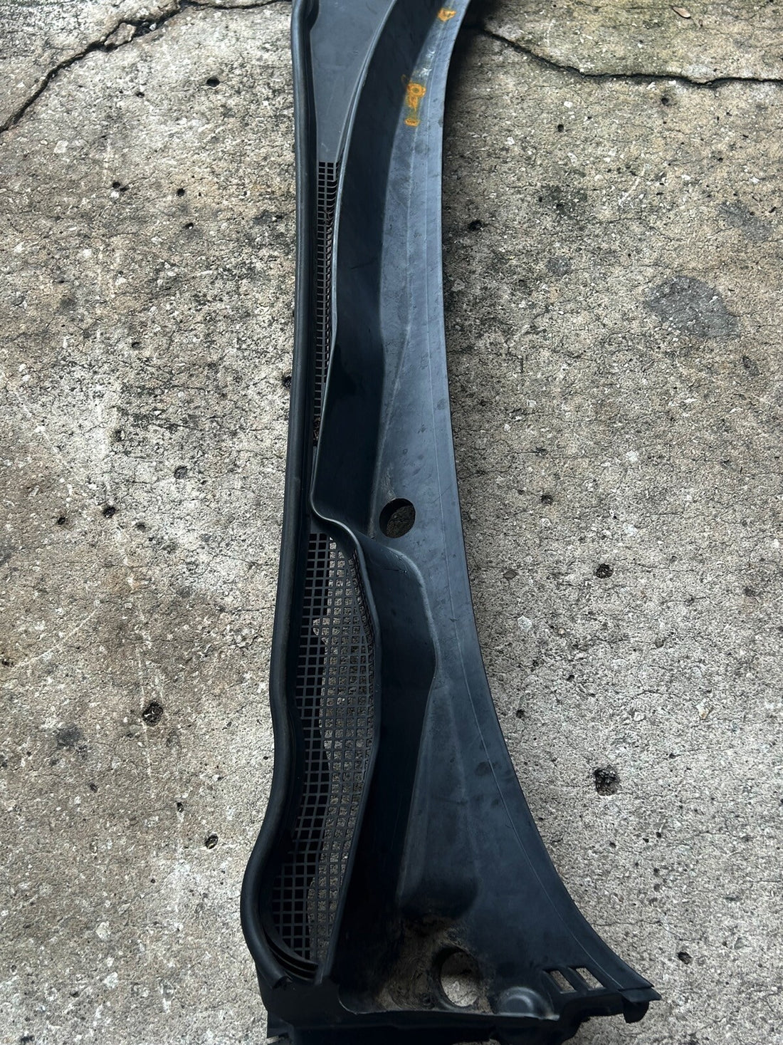 09-11 Subaru WRX Hatchback windshield Wiper Cowl 
