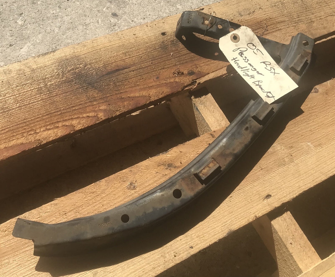 05 Acura RSX Passenger Headlight Bracket