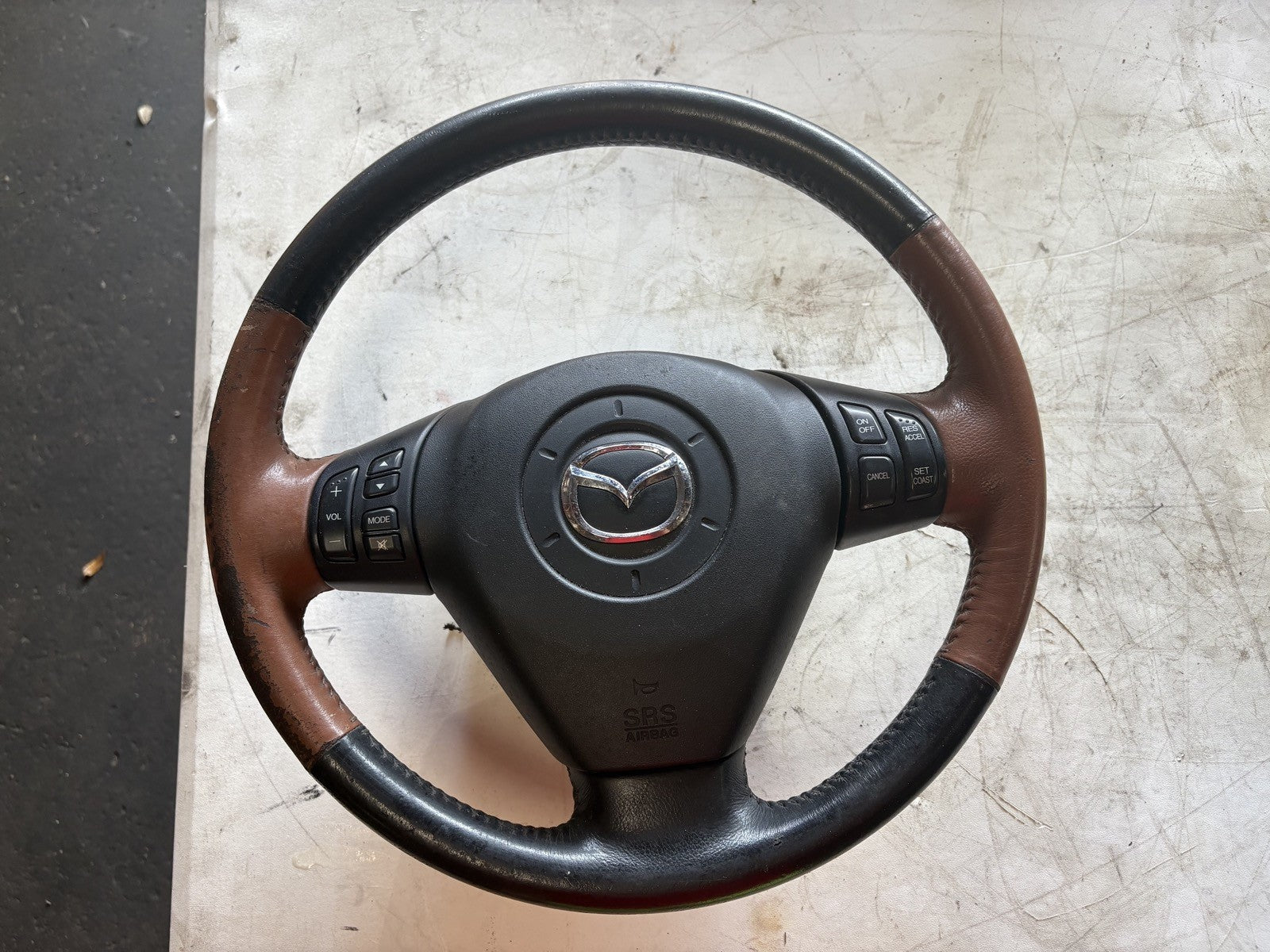 2004-2008 Mazda Rx8 Steering Wheel 