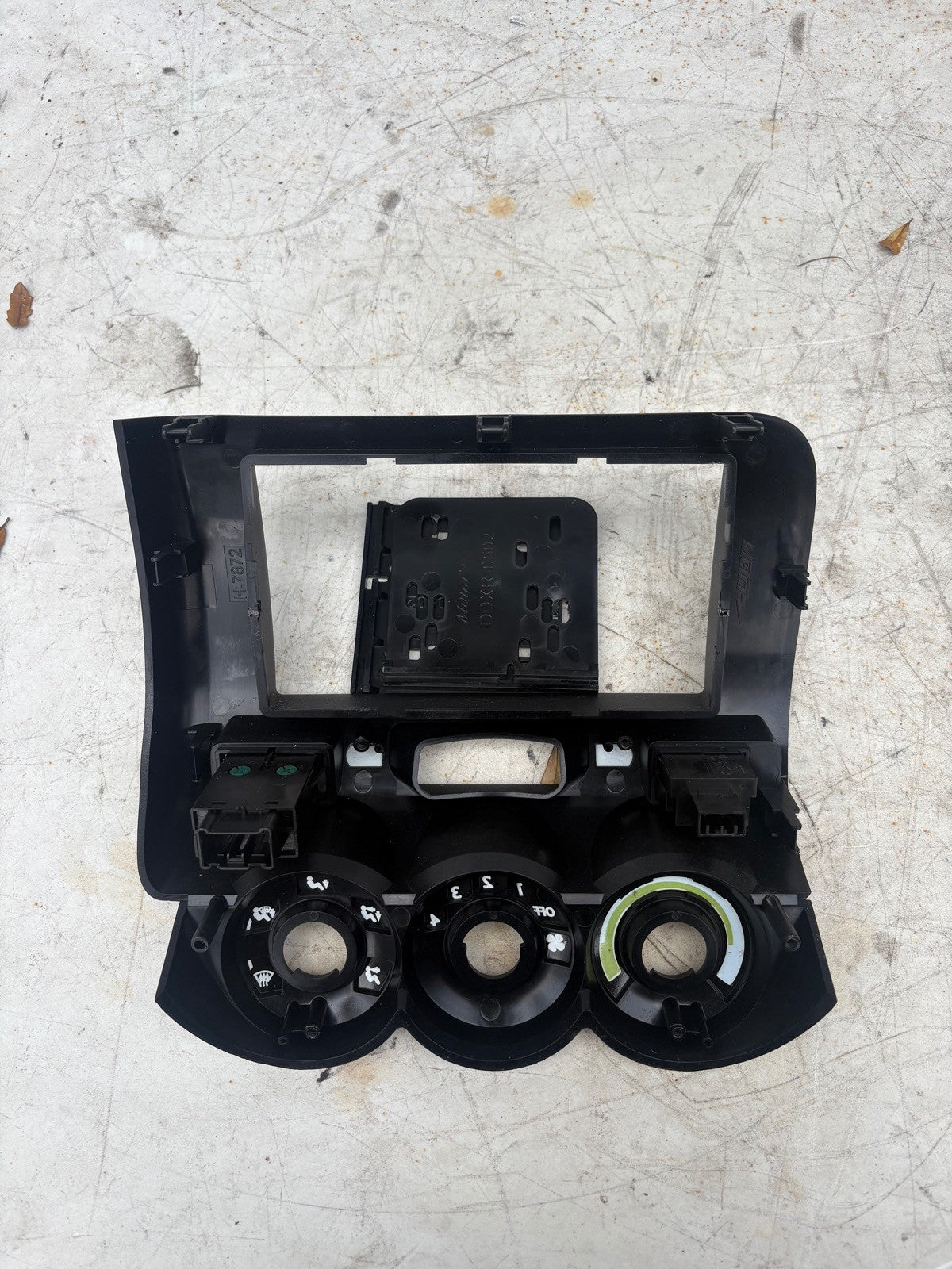 2007-2008 Honda Fit Double Din Radio Bezel With Switches 