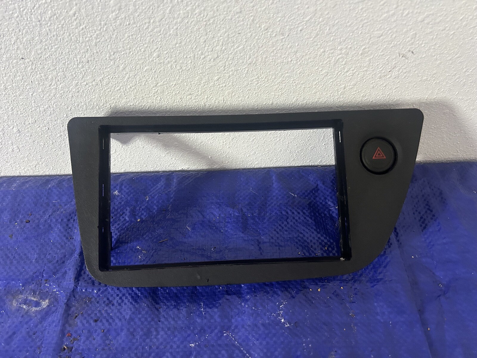 02-04 Acura RSX Radio Bezel Hazard Button
