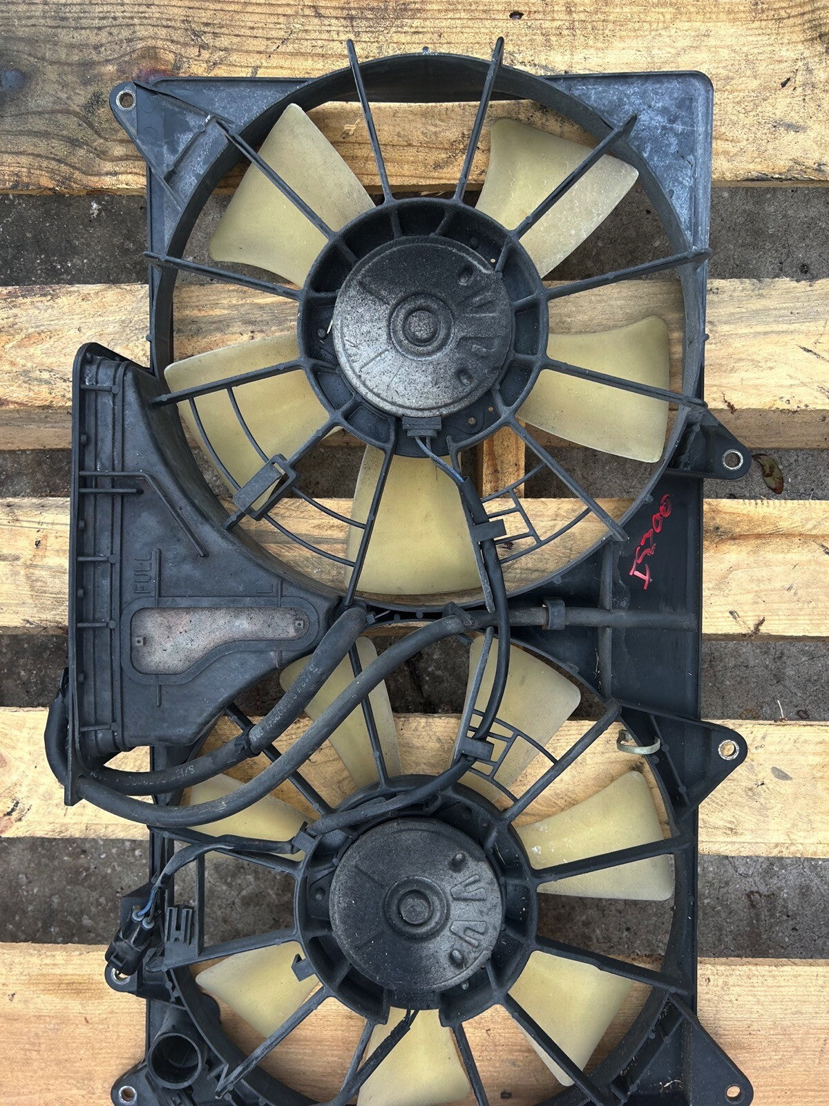 01-05 Lexus IS300 Radiator Fans AC 