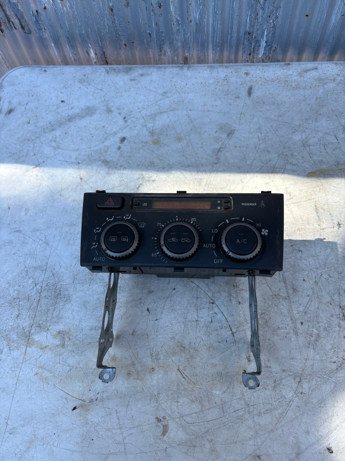 2001-2005 Lexus IS300 AC Climate Control