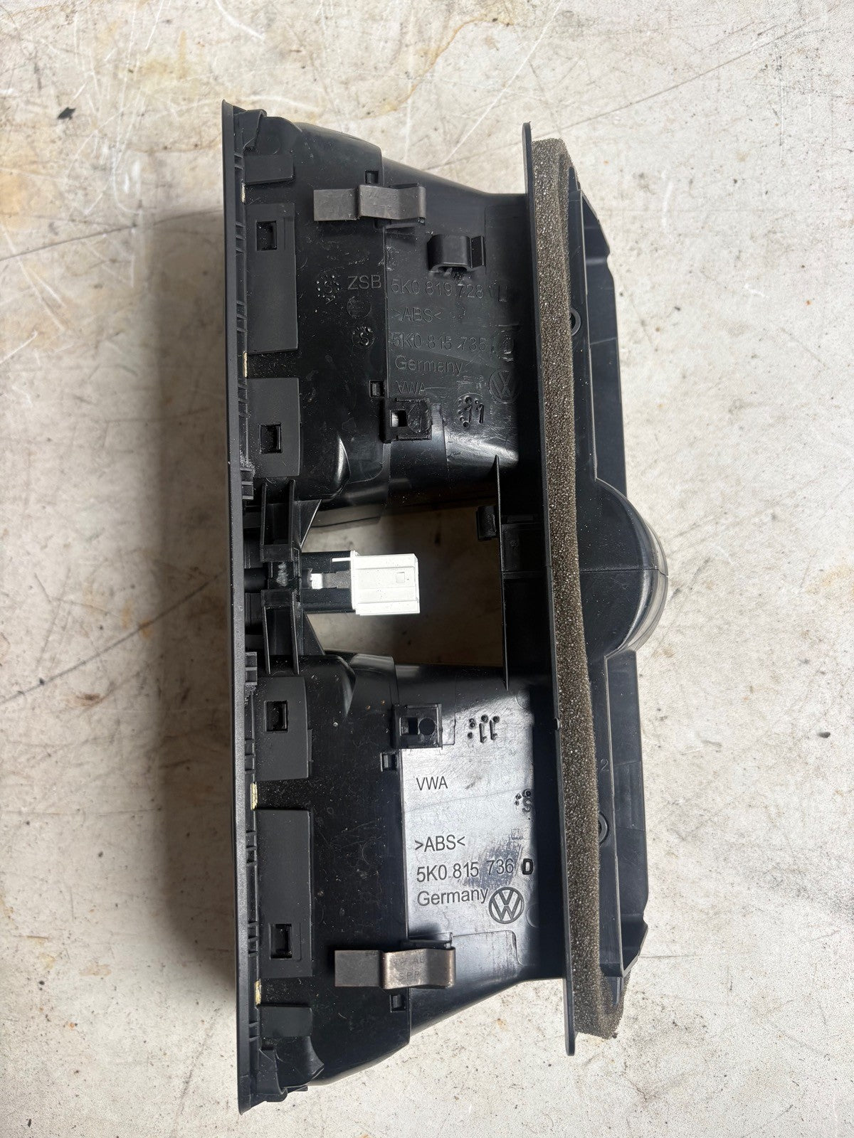 2010-2014 Volkswagen GTI Golf MK6 Center Dash AC Air Vent Heater