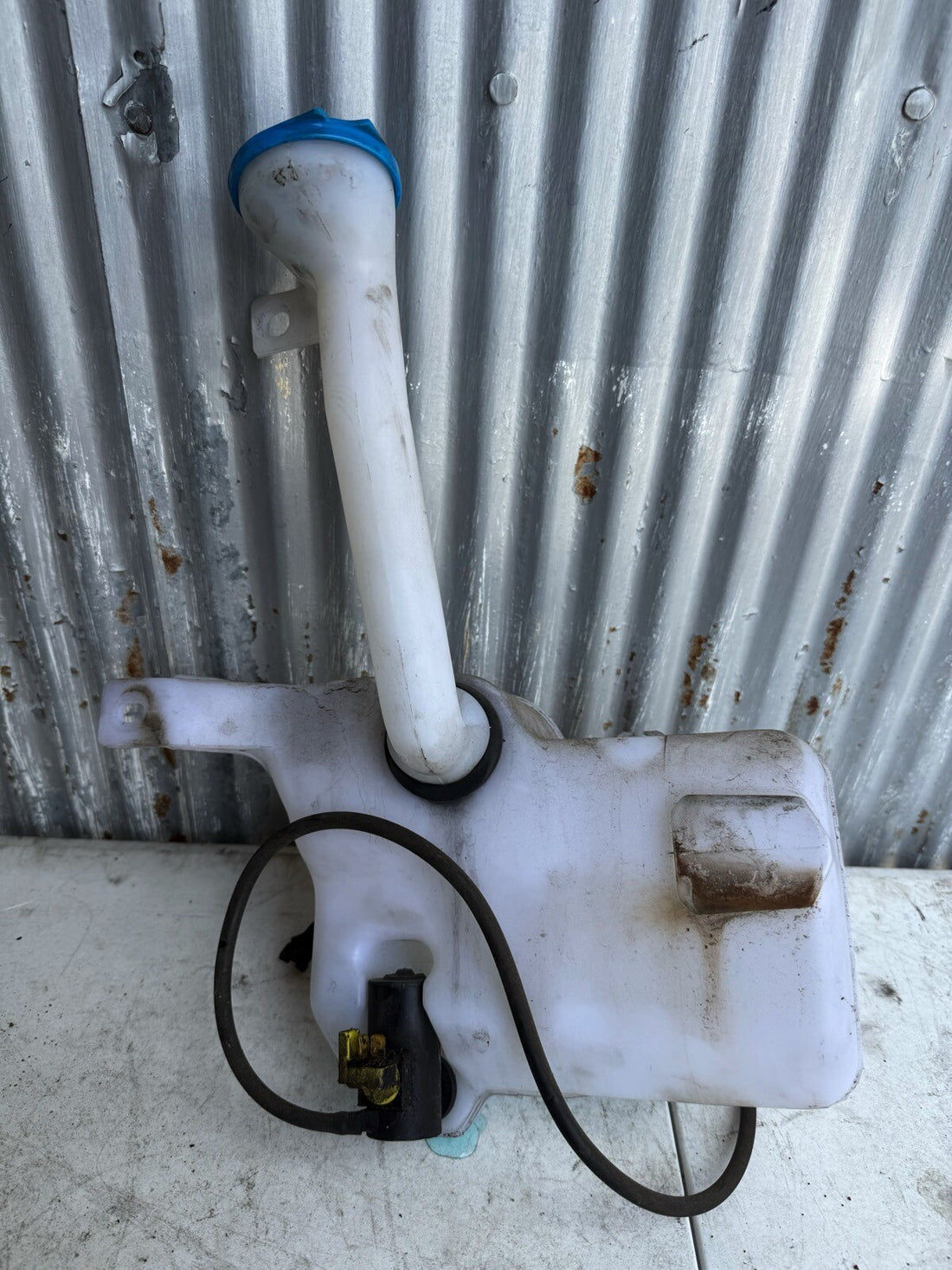 02-04 Honda S2000 Windshield Washer Reservoir