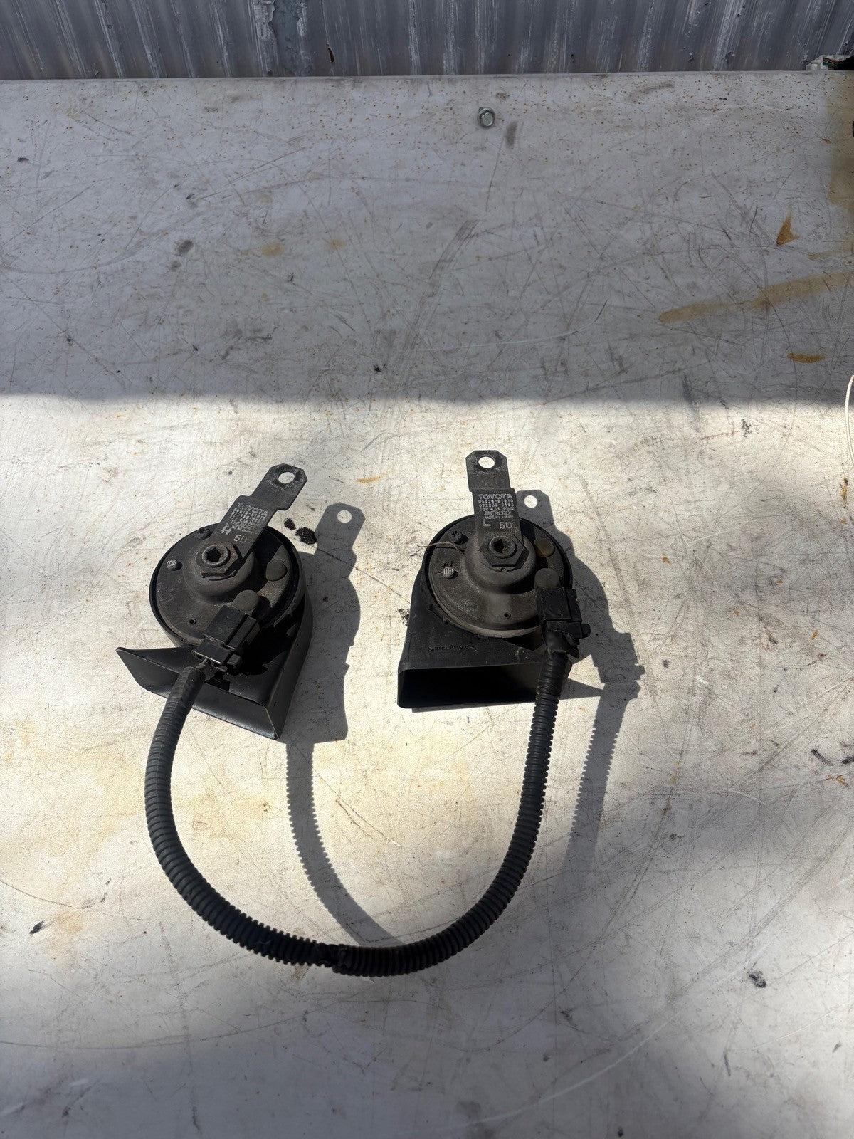 2001-2005 Lexus IS300 OEM Factory High And Low Pitch Tone Note Horn Signal 