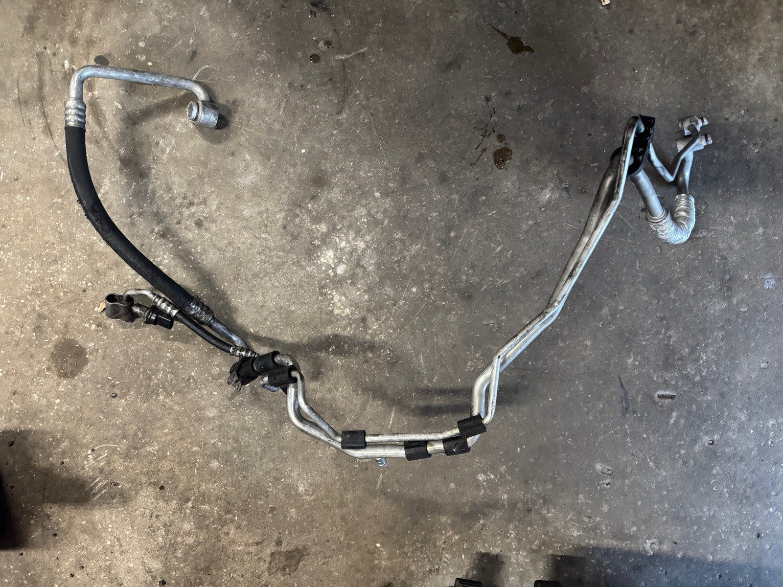 2008-2009 VW GTI AC Compressor Lines 